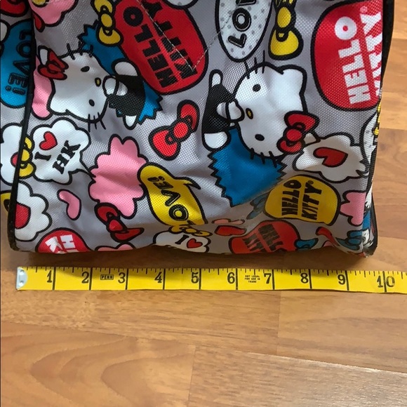 Hello Kitty Duffle Bag with Trolley Handle - Picture 10 of 11